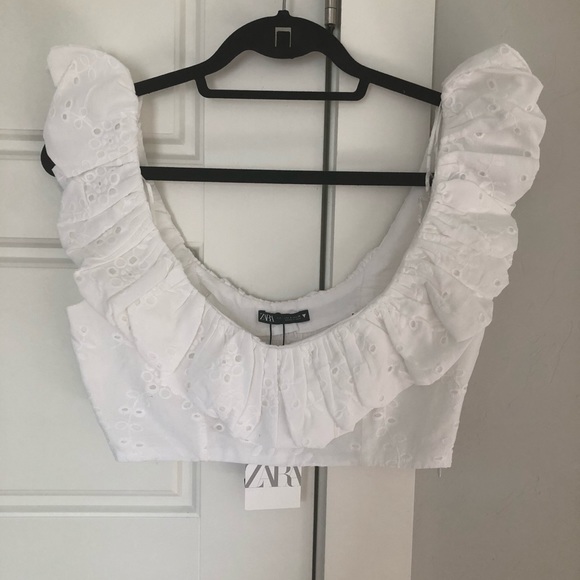 🛑❌SOLD❌🛑on ♏️Zara White Embroidered Top - Picture 6 of 13